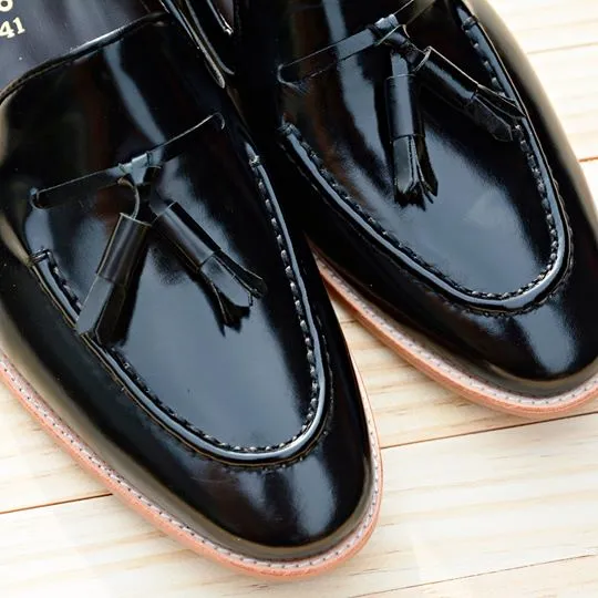 503 Tassel Loafer PianoBlack - Wooden Base