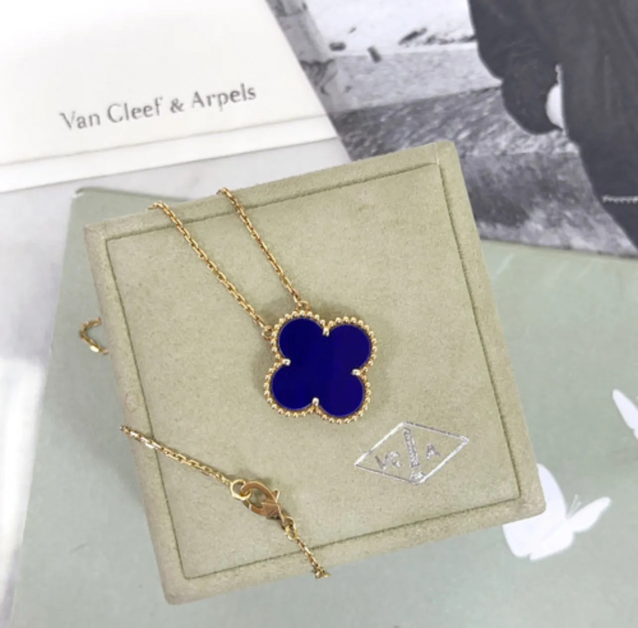 Flower Necklace Pretty Design Long Chain Simple Design Necklace W10182